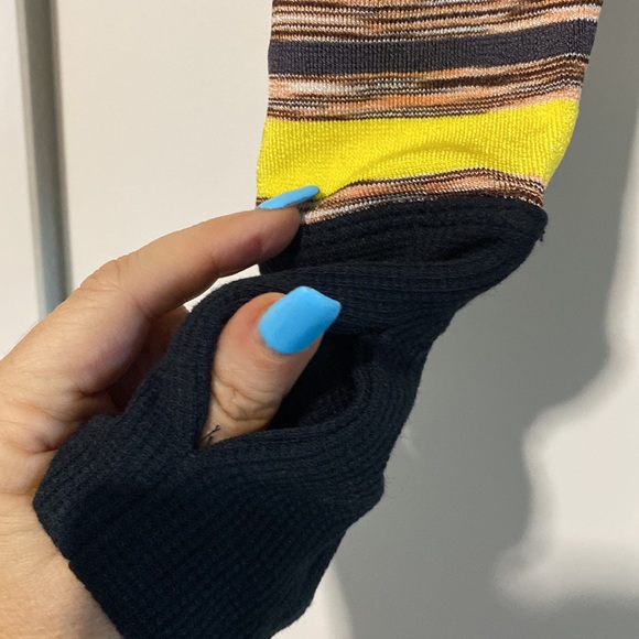 NWT Free Peo­ple
Mountain Mama Layering Crop Pullover |Size Medium - Picture 9 of 14